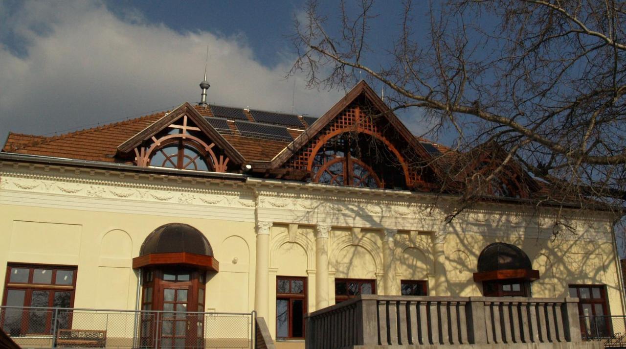 A Pousada Göncölház Vác Exterior foto
