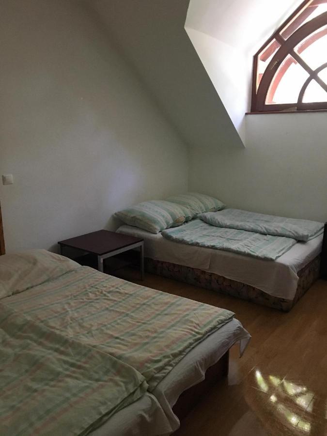 A Pousada Göncölház Vác Exterior foto