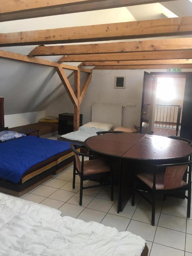 A Pousada Göncölház Vác Exterior foto